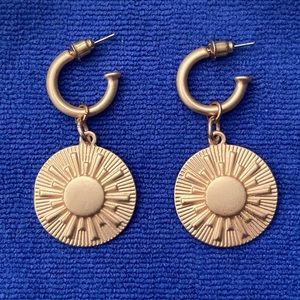 ( nwot ) Sunburst Charm Dangle Earrings